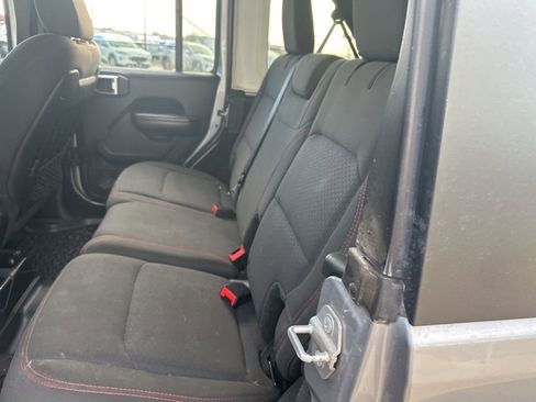 Used 2018 Jeep Wrangler Unlimited Rubicon image 19