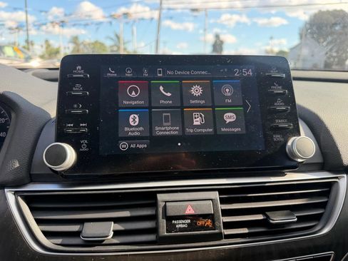 Used 2018 Honda Accord Touring image 22