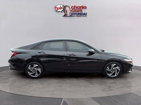 Certified 2025 Hyundai Elantra Sport image 6