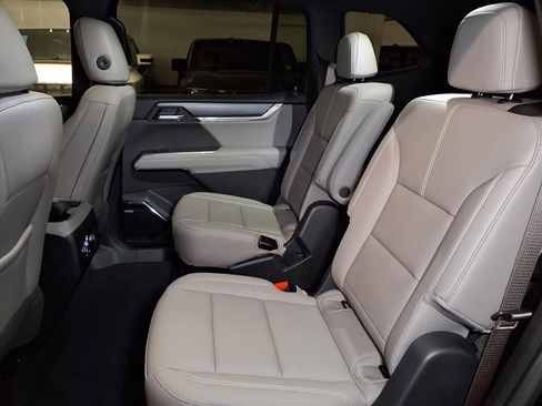 New 2025 GMC Acadia Elevation w/ Elevation Premium Package image 12