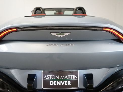 Used 2021 Aston Martin V8 Vantage Roadster image 27