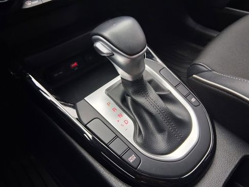 Used 2024 Kia Forte GT-Line image 13