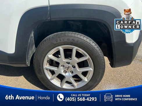 Used 2023 Jeep Renegade Latitude AWD/4WD image 10