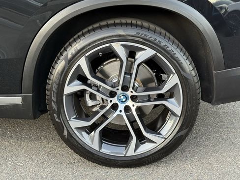 Certified 2022 BMW X5 xDrive45e w/ Climate Comfort Package image 17