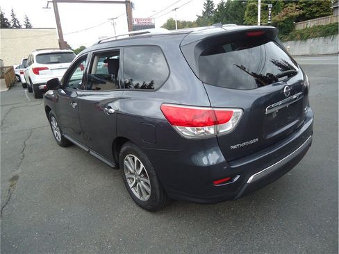 Used 2013 Nissan Pathfinder SV AWD/4WD image 10