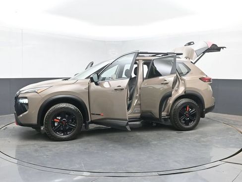 Used 2025 Nissan Rogue SV AWD/4WD image 53
