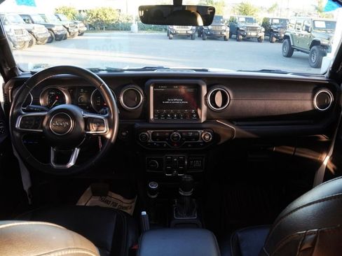 Used 2022 Jeep Wrangler Unlimited Sahara image 24