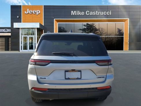 New 2025 Jeep Grand Cherokee Limited w/ Black Appearance Package image 4