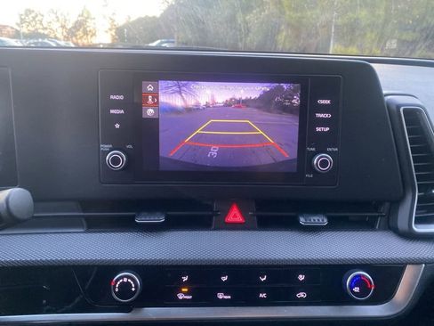 Used 2023 Kia Sportage LX image 23