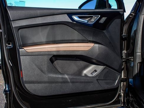 Used 2023 Audi Q4 e-tron Premium Plus w/ Premium Plus image 8