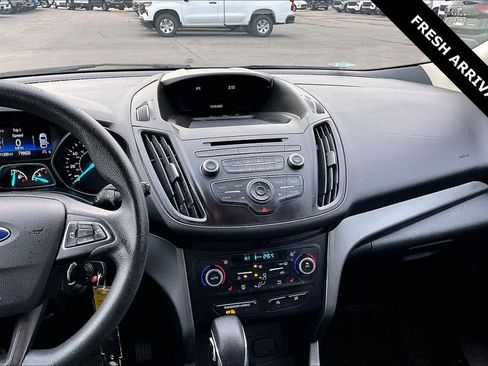 Used 2018 Ford Escape SE image 9