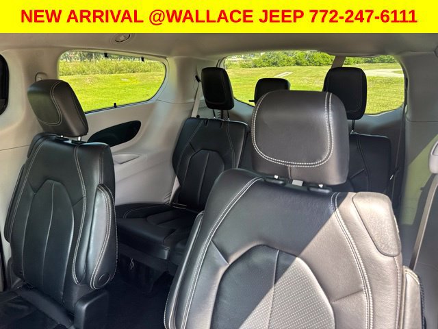 Certified 2022 Chrysler Pacifica Touring-L w/ Uconnect Theater Family Group AWD/4WD image 10