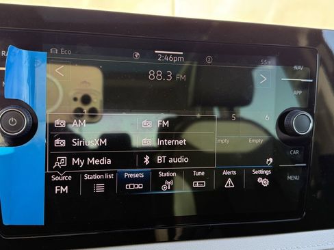 Certified 2025 Volkswagen Taos SEL image 12