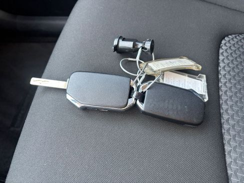 Used 2025 Kia Sportage LX image 21