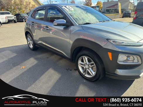Used 2019 Hyundai Kona SE image 1