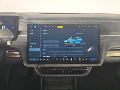 Used 2025 Rivian R1S Adventure Dual AWD/4WD image 27