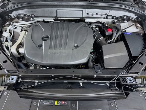 Certified 2023 Volvo XC60 B5 Ultimate w/ Protection Package Premier image 32