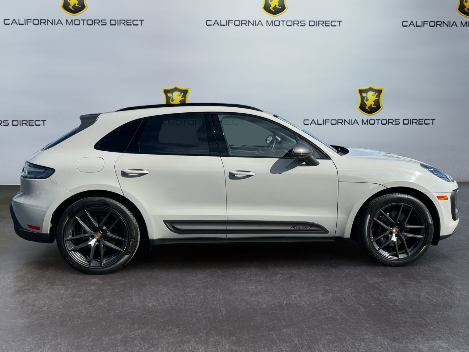 Used 2023 Porsche Macan AWD/4WD image 6