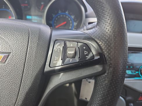 Used 2015 Chevrolet Cruze LT FWD image 17
