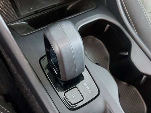 Used 2025 Volvo XC40 B5 Core image 25