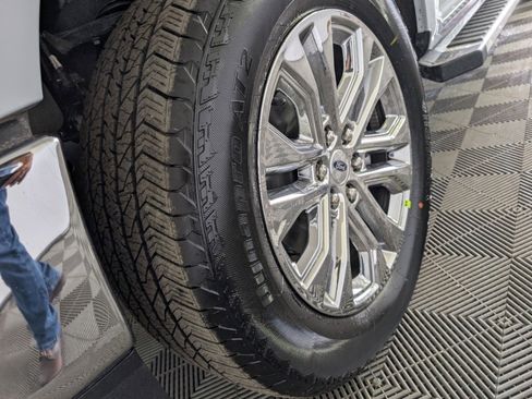 New 2025 Ford F150 Lariat w/ Equipment Group 501A Mid image 9