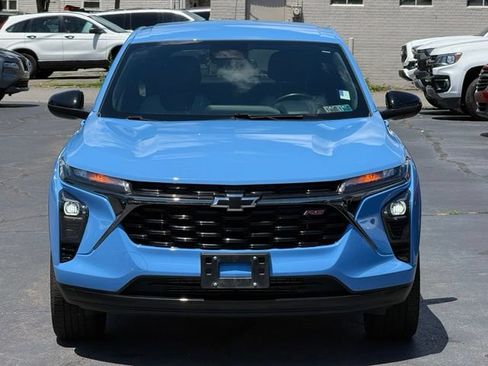 Used 2024 Chevrolet Trax RS w/ Driver Confidence Package FWD image 2