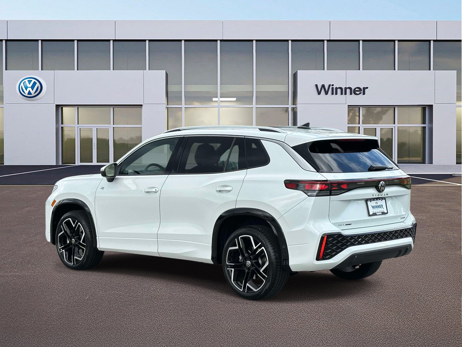 Certified 2026 Volkswagen Tiguan SEL R-Line AWD/4WD image 3