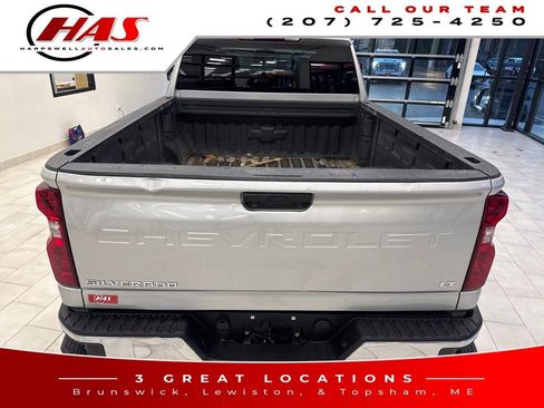 Used 2021 Chevrolet Silverado 2500 LT w/ Convenience Package image 5