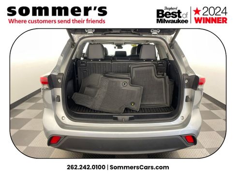 Used 2021 Toyota Highlander XLE image 19