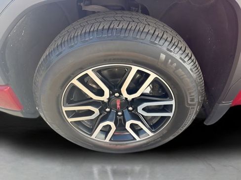 Used 2024 GMC Sierra 1500 Elevation image 32