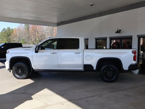 Used 2022 Chevrolet Silverado 2500 High Country image 2