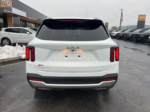 Used 2025 Kia Sorento S image 22