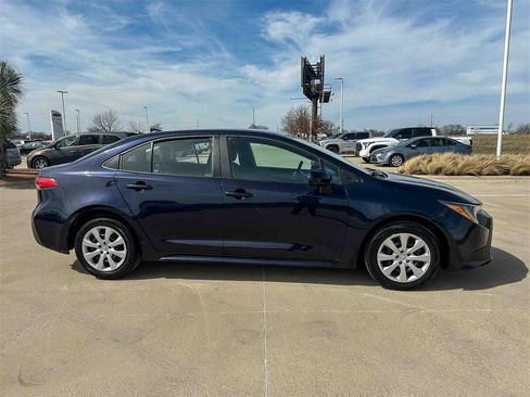 Used 2024 Toyota Corolla LE image 2