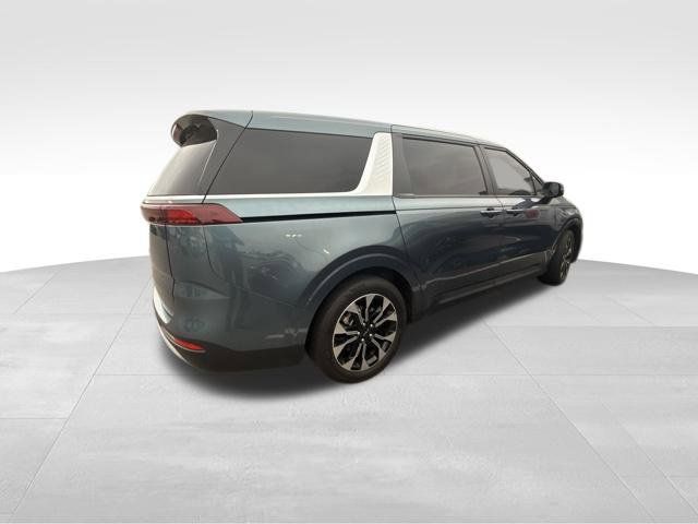 Used 2024 Kia Carnival EX FWD image 16