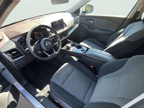 Used 2023 Nissan Rogue SV AWD/4WD image 9