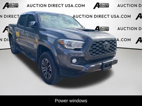 Used 2020 Toyota Tacoma TRD Sport image 3