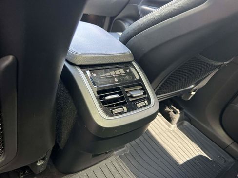 Used 2020 Volvo XC90 T6 Momentum w/ Protection Package Premier AWD/4WD image 28