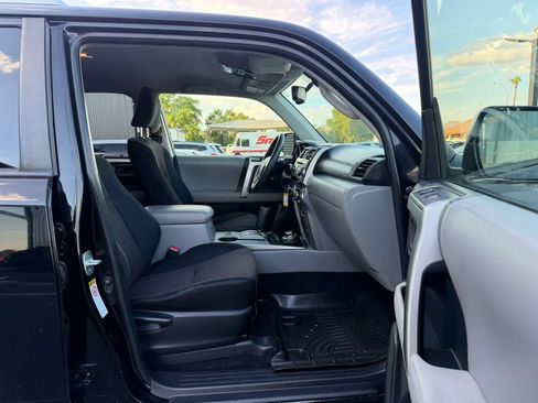 Used 2013 Toyota 4Runner SR5 AWD/4WD image 28
