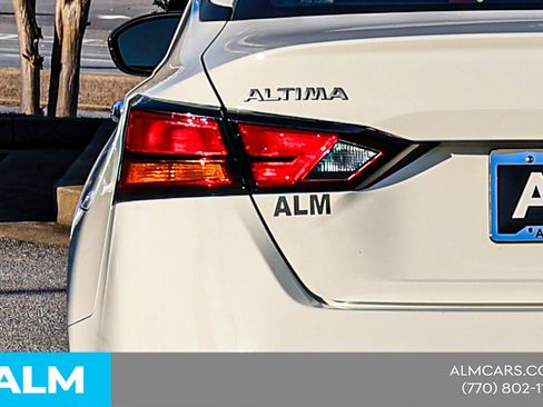 Used 2025 Nissan Altima 2.5 SV image 14