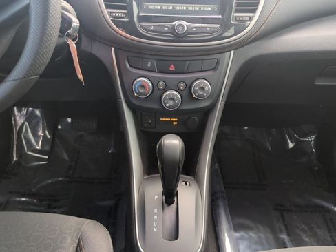 Used 2017 Chevrolet Trax LS FWD image 13