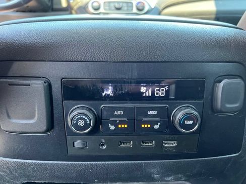 Used 2020 Chevrolet Suburban Premier w/ Premier Plus Edition AWD/4WD image 26