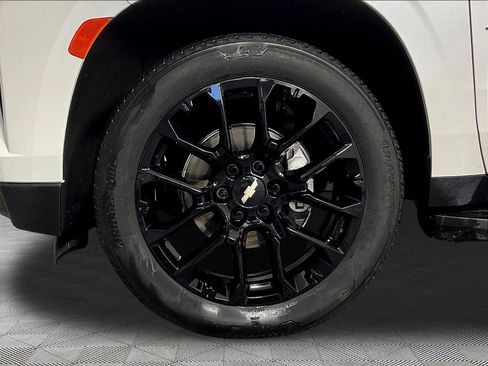 Used 2023 Chevrolet Tahoe Premier AWD/4WD image 34