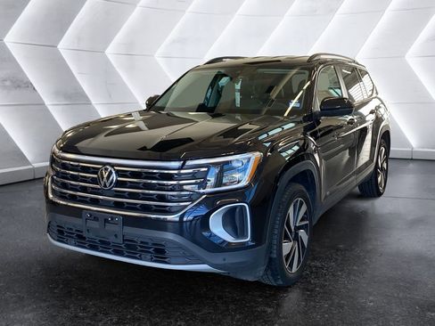 Used 2024 Volkswagen Atlas SE image 3