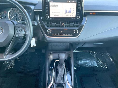 Used 2022 Toyota Corolla LE image 7