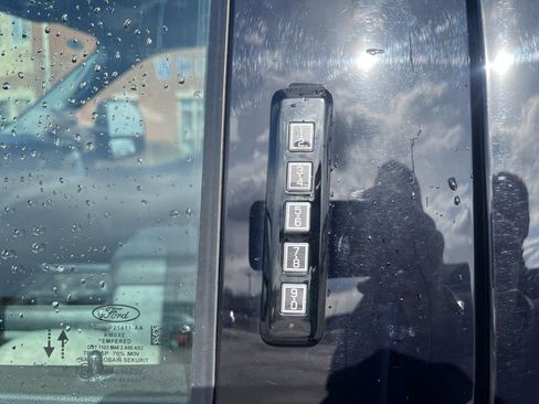 Used 2023 Ford F250 XLT w/ FX4 Off-Road Package image 14