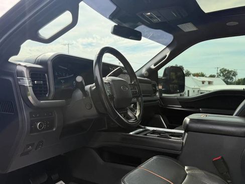 Used 2023 Ford F250 Platinum w/ FX4 Off-Road Package AWD/4WD image 13