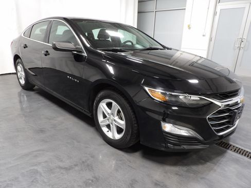 Used 2021 Chevrolet Malibu LS FWD image 2