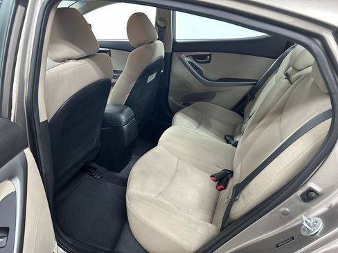 Used 2014 Hyundai Elantra SE FWD image 18