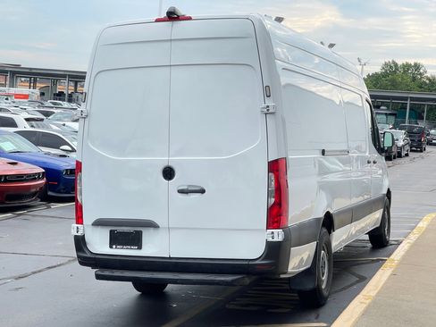 Used 2019 Mercedes-Benz Sprinter 170 Cargo image 3
