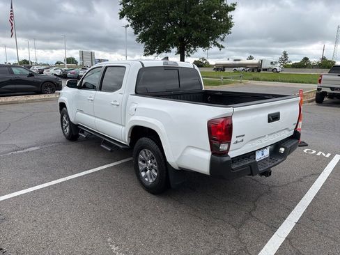 Used 2019 Toyota Tacoma SR5 AWD/4WD image 5